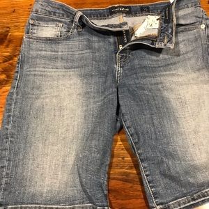 Lucky Shorts - The Bermuda - Size 10 (30).
